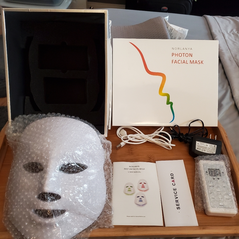 Photon Facial Mask by Norlanya